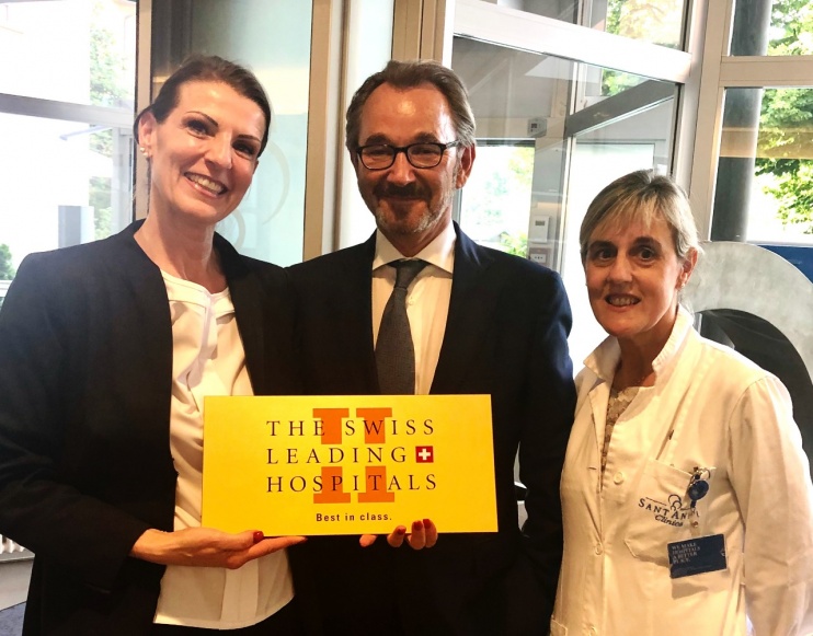 De gauche à droite: Nadia Balzaretti (Resp. Service aux patients), Raymond Loretan (Président des SLH), Chiara Cattaneo (Resp. des Soins infirmières)
